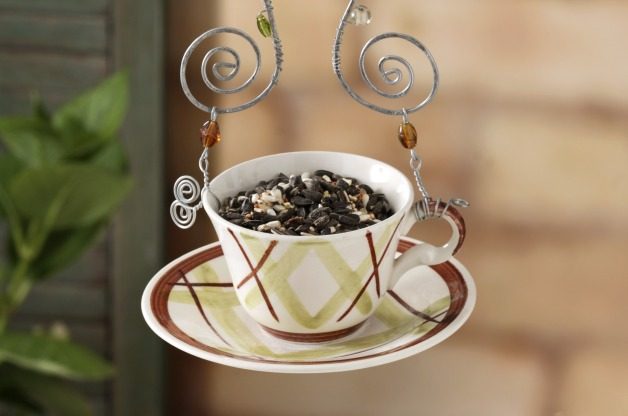 DIY Teacup Bird Feeder